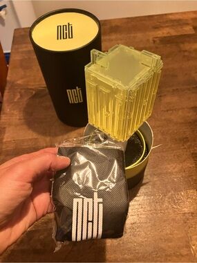 NEW NWT NCT by SM Entertainment fan light official product yellow SALE k pop